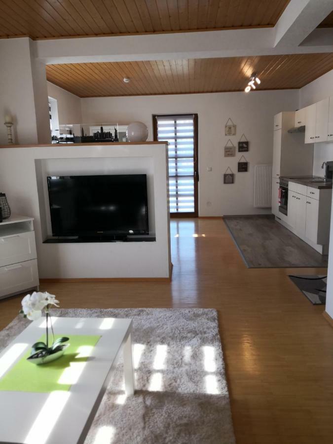Apartment Ferienwohnung Emmerthal Auch Fuer Monteure Fewo Bagian luar foto